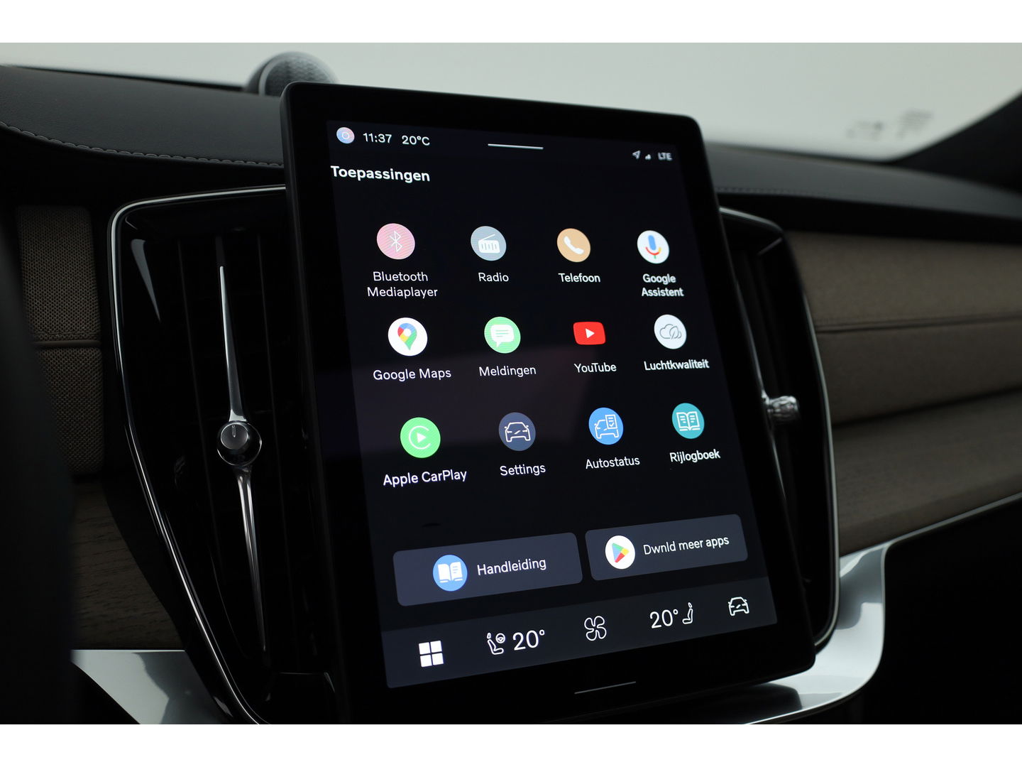 Volvo XC90 2.0 T8 Plug-in hybrid AWD Ultra Bright | Luchtvering | Massage | B&W Audio | Pano-dak | Stoelvent. | Head-up | 360 camera |