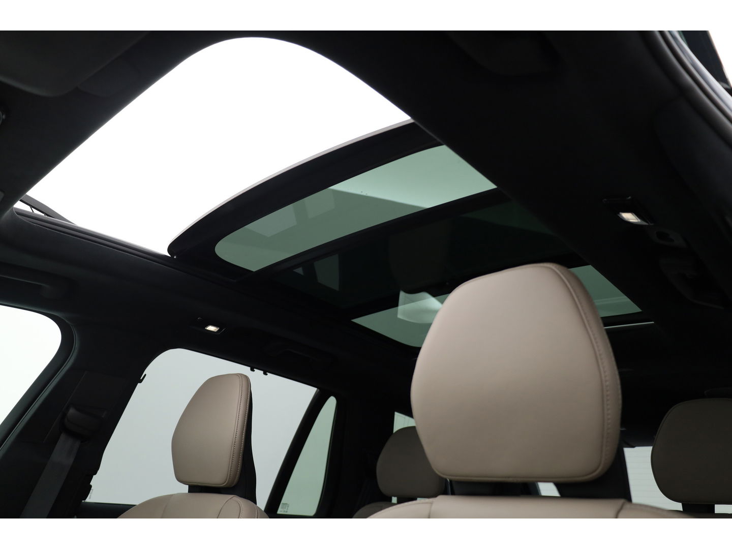 Volvo XC90 2.0 T8 Plug-in hybrid AWD Ultra Bright | Luchtvering | Massage | B&W Audio | Pano-dak | Stoelvent. |  Head-up | 360 camera |