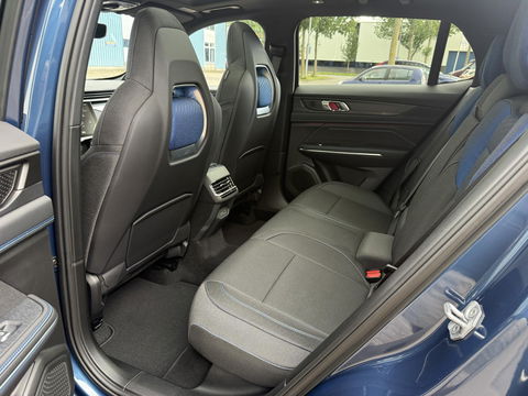Lynk & Co 01 1.5 Memory seats l pano l 360 I Plug in