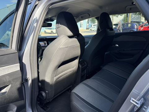 Peugeot 308 1.6 Plug in Hybrid 180 Allure