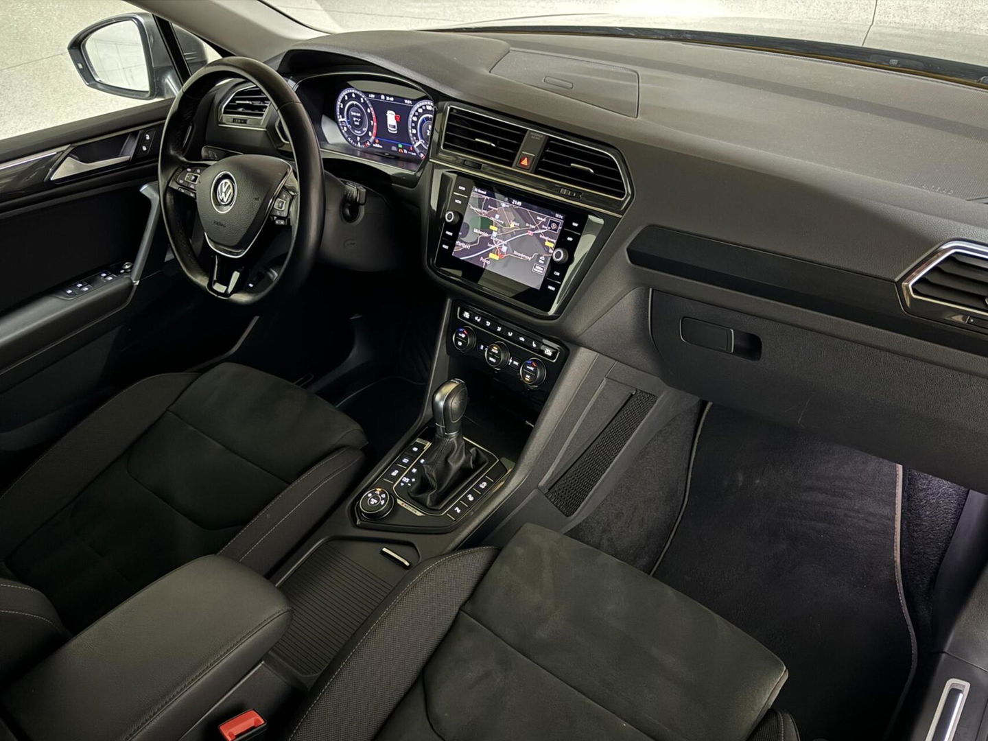 Volkswagen Tiguan 1.4 TSI 4Motion R-Line Pano Virtual Trekh. NAP