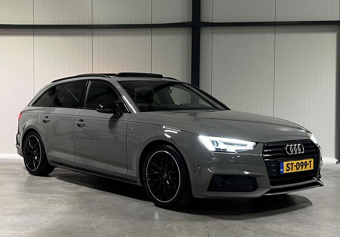 Audi A4 Avant 2.0 TFSI S-line Pano Virtual Black Edition VOL