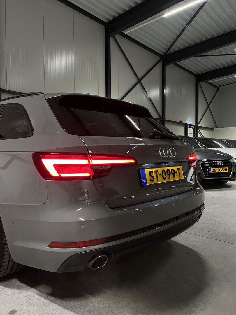 Audi A4 Avant 2.0 TFSI S-line Pano Virtual Black Edition VOL