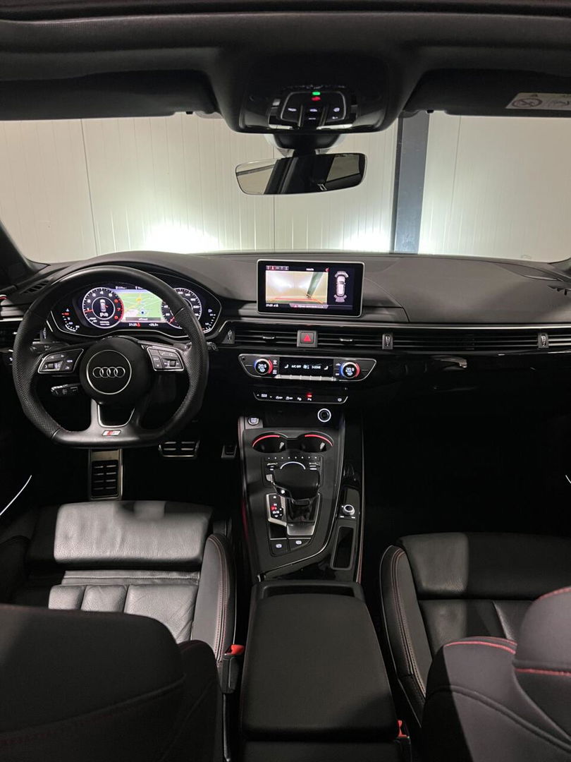 Audi A4 Avant 2.0 TFSI S-line Pano Virtual Black Edition VOL