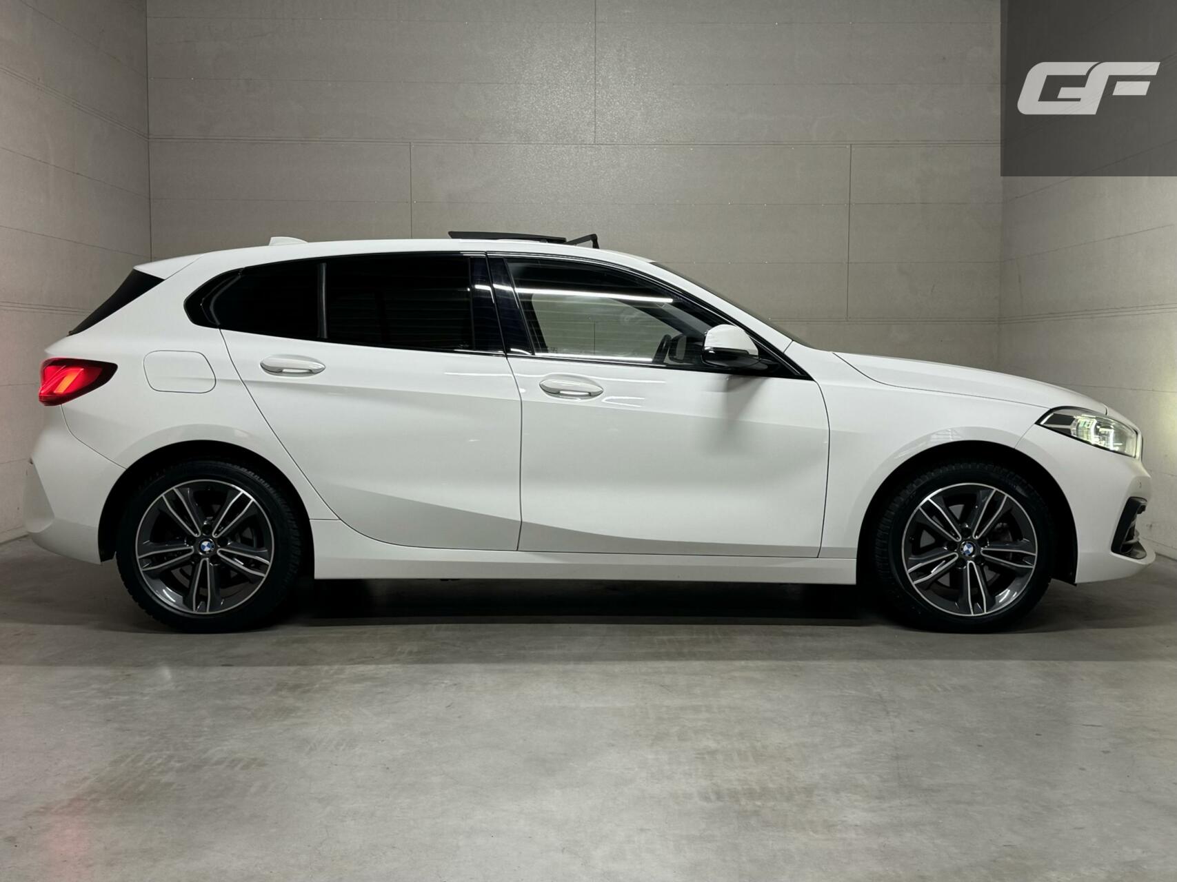 BMW 1 Serie 118i Sport Pano Virtual Carplay Sfeer Cruise NAP