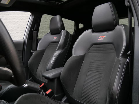 Ford Fiesta ST-3 200PK/ PANORAMADAK/ B&O AUDIO/ 18INCH