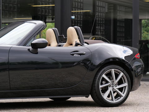 Mazda MX-5 1.5 CHAIRO/ LEER/ BOSE/ DAB/ *NL-AUTO MET UITSTRALING*