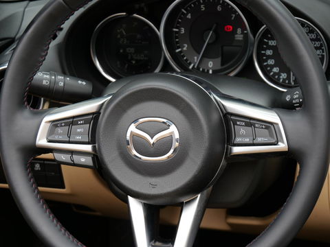 Mazda MX-5 1.5 CHAIRO/ LEER/ BOSE/ DAB/ *NL-AUTO MET UITSTRALING*