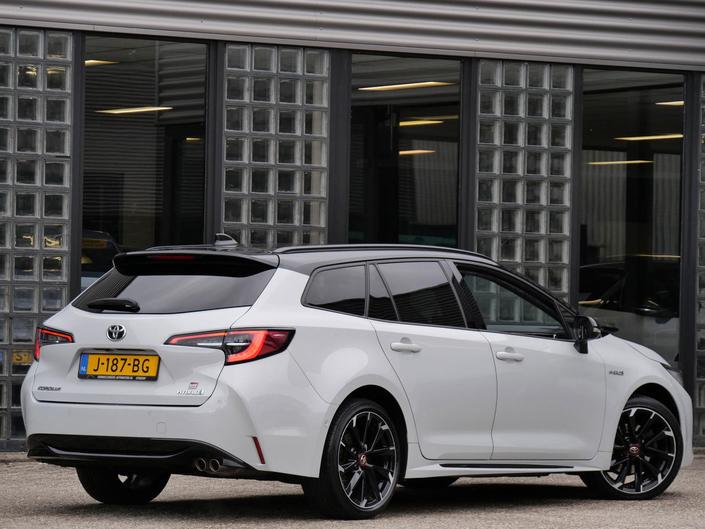 Toyota Corolla Touring Sports 2.0 HYBRID GR SPORT PLUS/ HEAD-UP/ ELEKT. KLEP/ JBL AUDIO/ KEYLESS