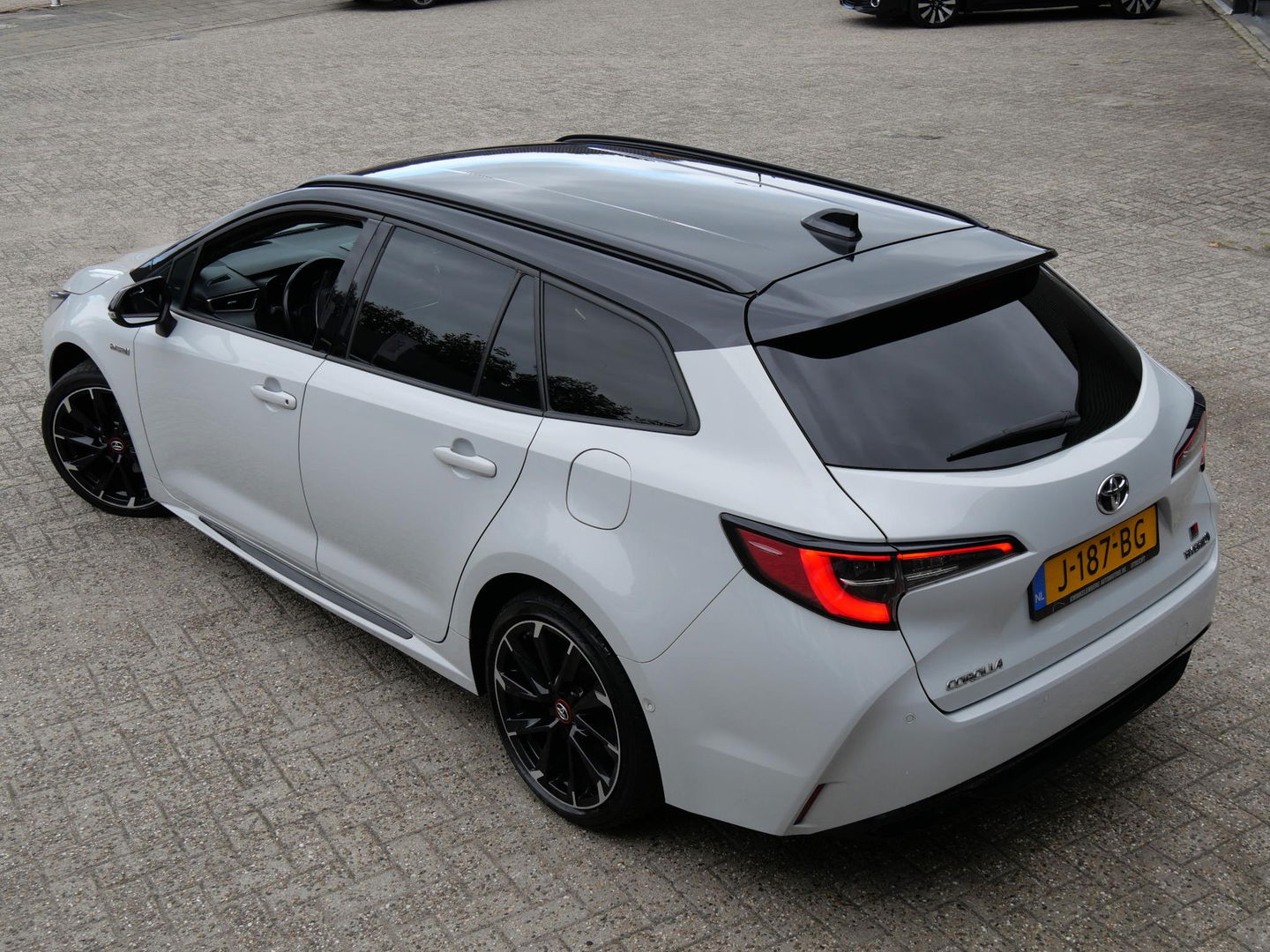 Toyota Corolla Touring Sports 2.0 HYBRID GR SPORT PLUS/ HEAD-UP/ ELEKT. KLEP/ JBL AUDIO/ KEYLESS