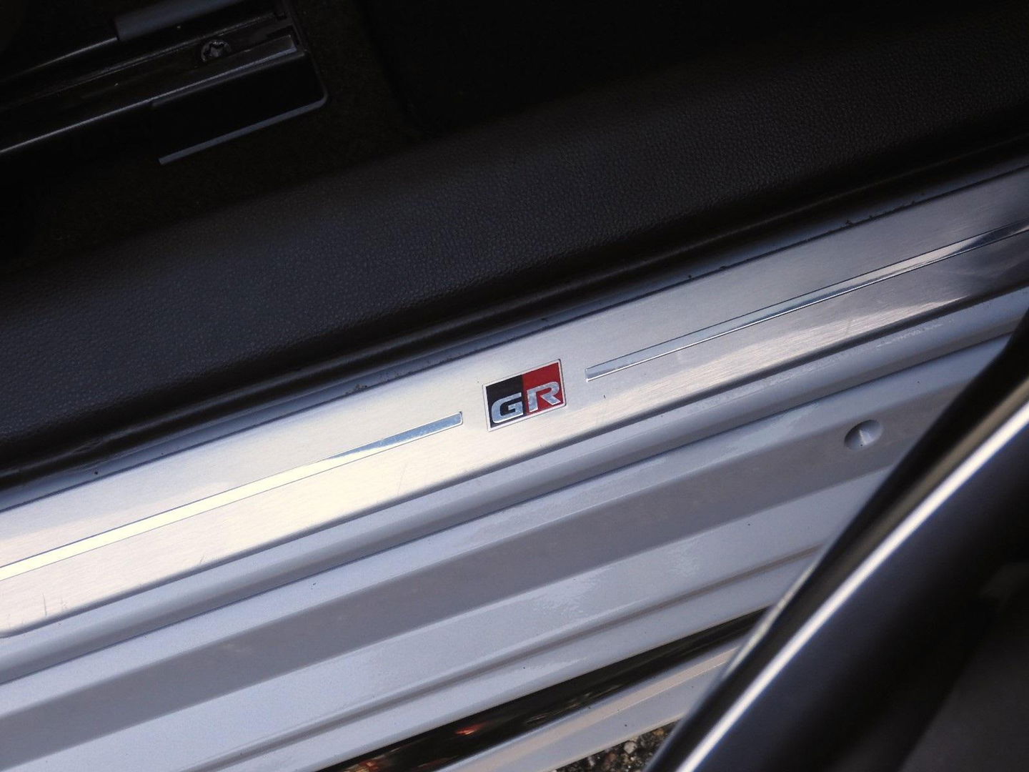 Toyota Corolla Touring Sports 2.0 HYBRID GR SPORT PLUS/ HEAD-UP/ ELEKT. KLEP/ JBL AUDIO/ KEYLESS