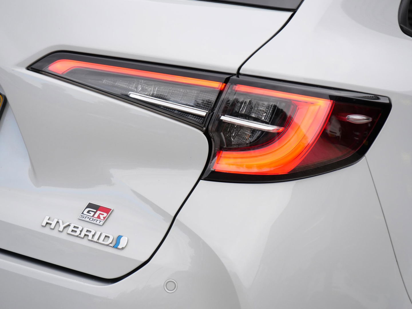 Toyota Corolla Touring Sports 2.0 HYBRID GR SPORT PLUS/ HEAD-UP/ ELEKT. KLEP/ JBL AUDIO/ KEYLESS