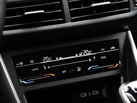 Volkswagen Taigo 1.0TSi LIFE/ CARPLAY/ IQ-LIGHT/ PDC V+A