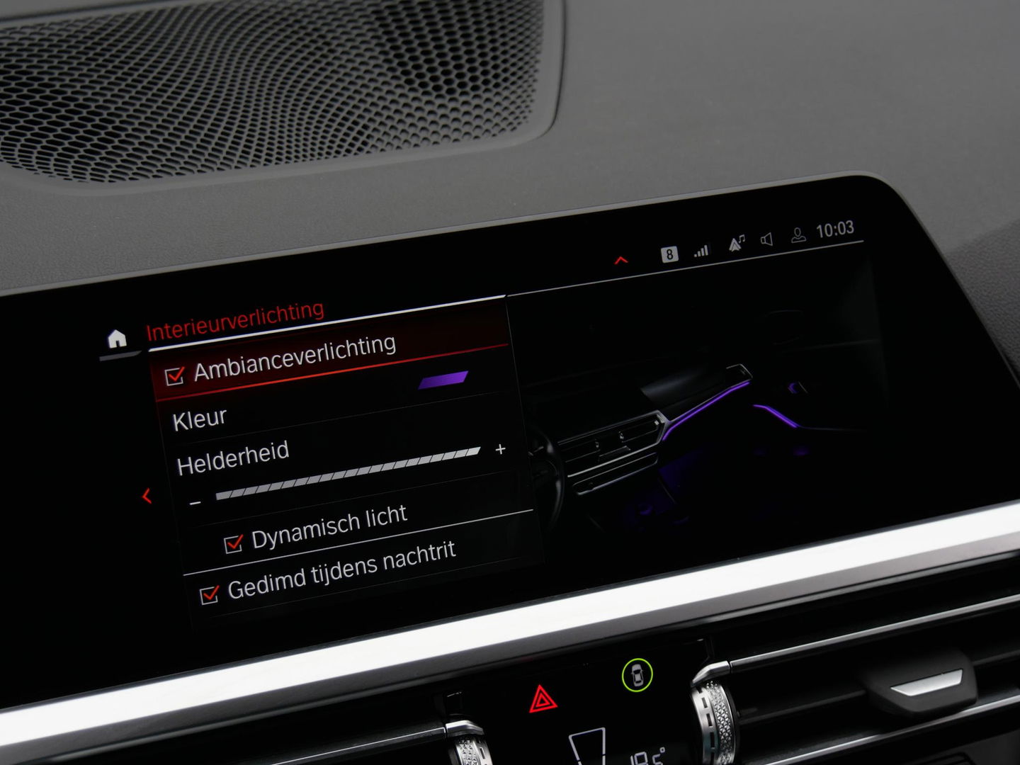 BMW 3-serie 318i/ CARPLAY/ LIVE COCKPIT/ SHADOW LINE/ 19INCH VELGEN/ SPORTSTOELEN