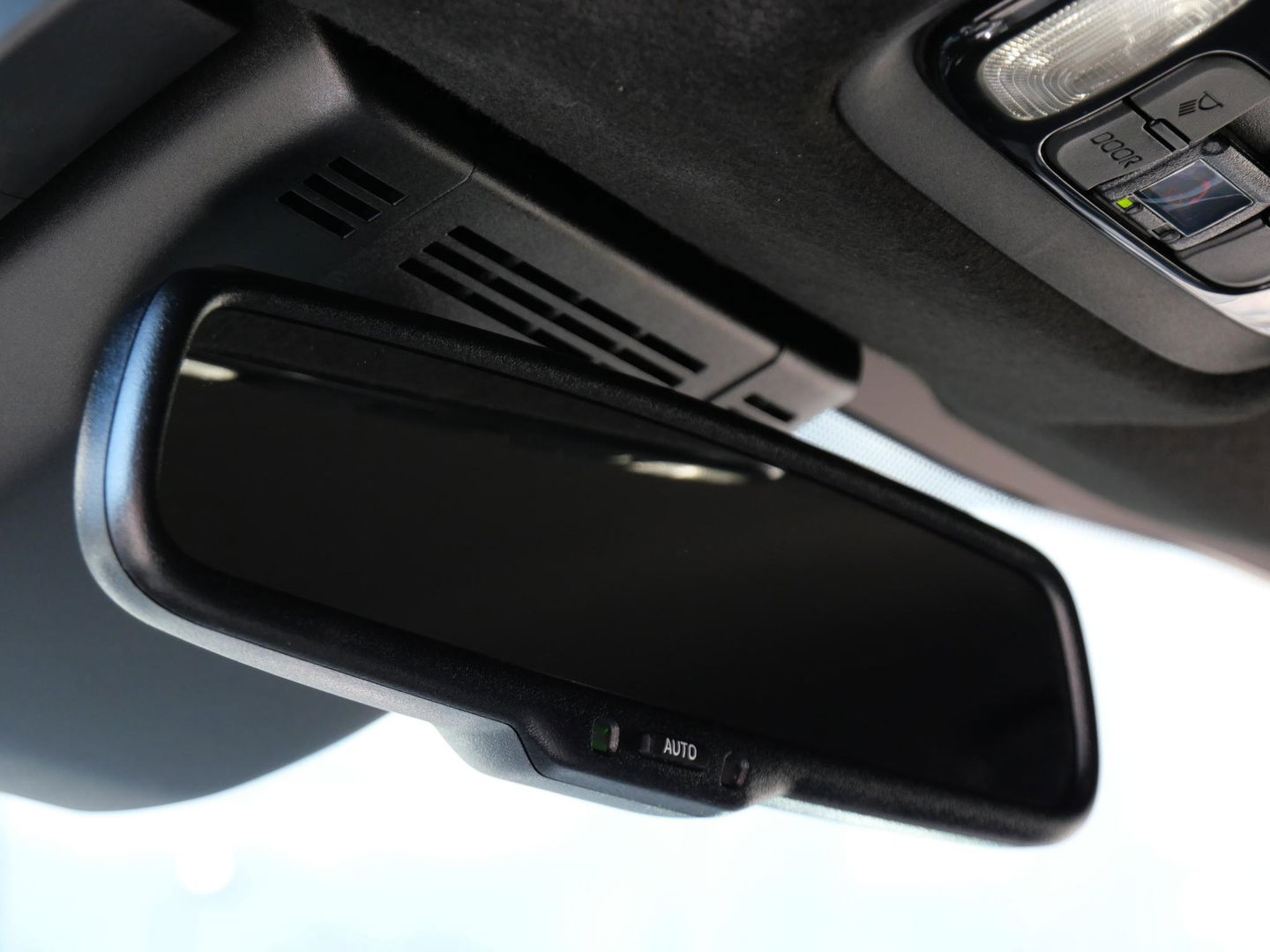 Toyota Yaris Cross HYBRID 130PK BUSINESS PLUS/ CARPLAY/ WINTER PAKKET/ LED-PAKKET