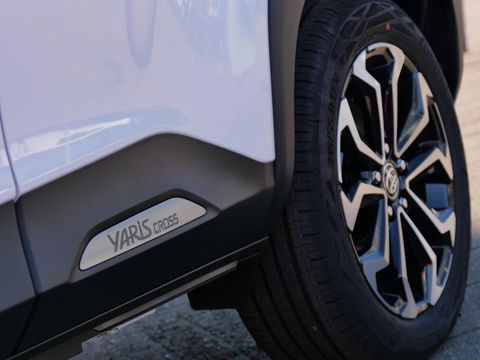 Toyota Yaris Cross HYBRID 130PK BUSINESS PLUS/ CARPLAY/ WINTER PAKKET/ LED-PAKKET