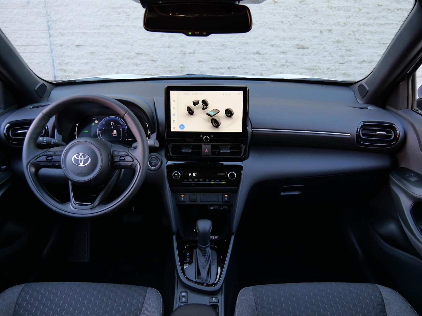 Toyota Yaris Cross HYBRID 130PK BUSINESS PLUS/ CARPLAY/ WINTER PAKKET/ LED-PAKKET