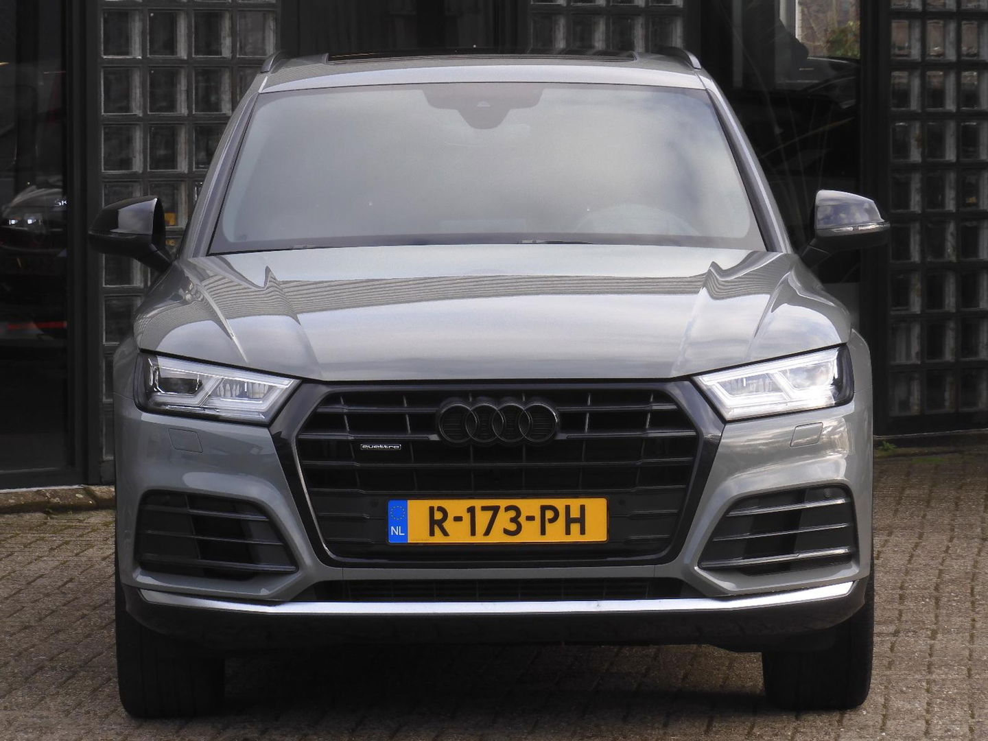 Audi Q5 2.0TFSI/ PANORAMADAK/ HEAD-UP/ RS-STOELEN/ CAMERA