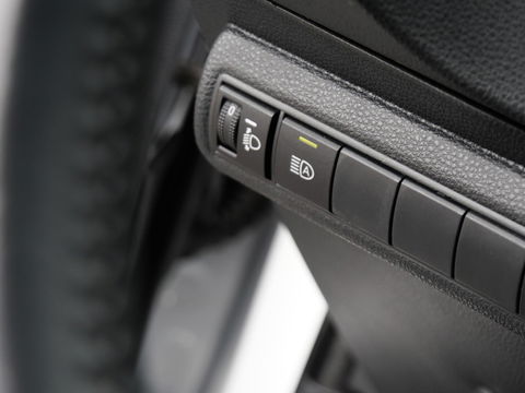 Toyota Corolla Touring Sports 2.0 HYBRID BUSINESS PLUS/ PDC V+A/ KEYLESS/ CARPLAY