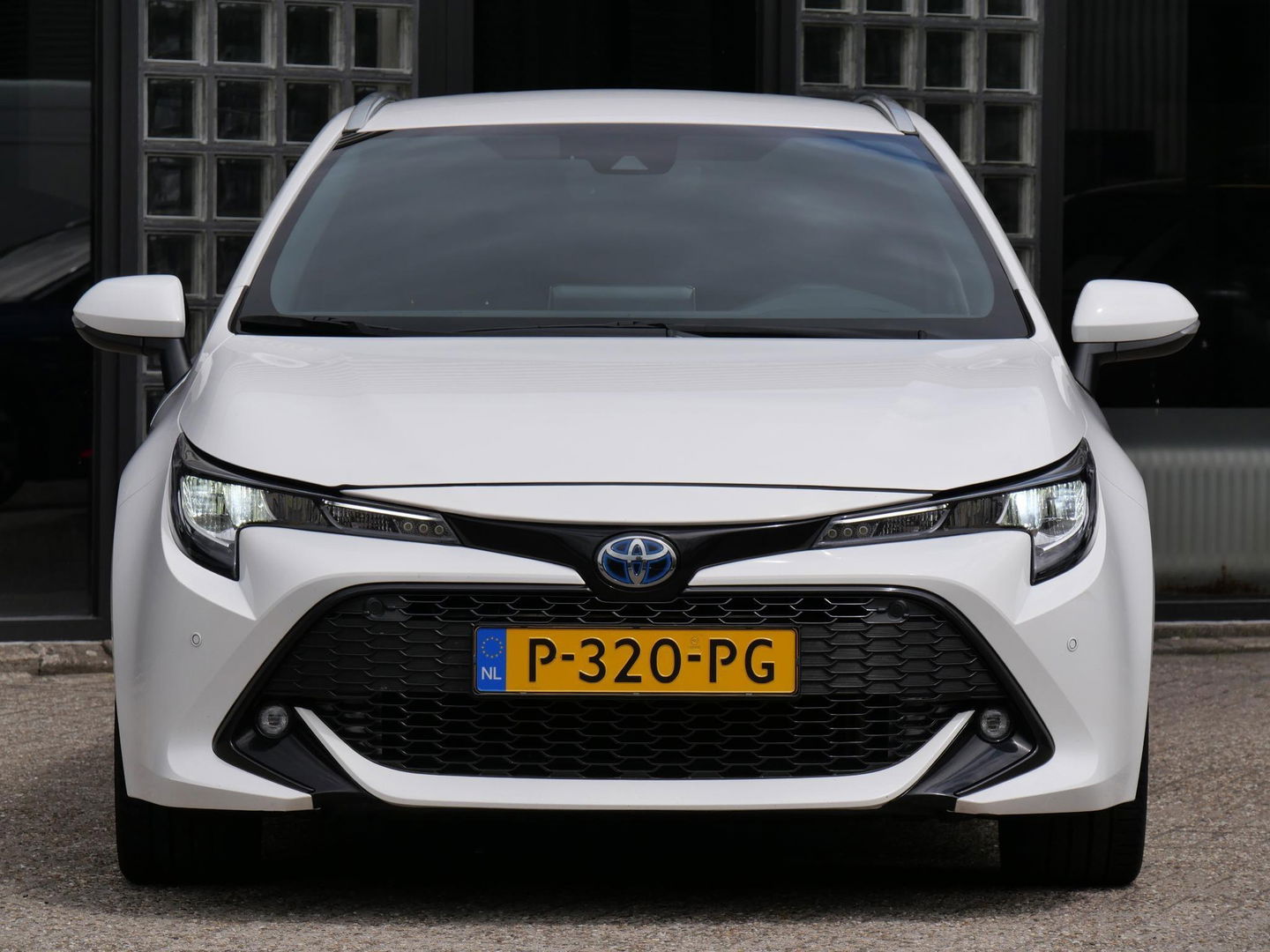 Toyota Corolla Touring Sports 2.0 HYBRID BUSINESS PLUS/ PDC V+A/ KEYLESS/ CARPLAY
