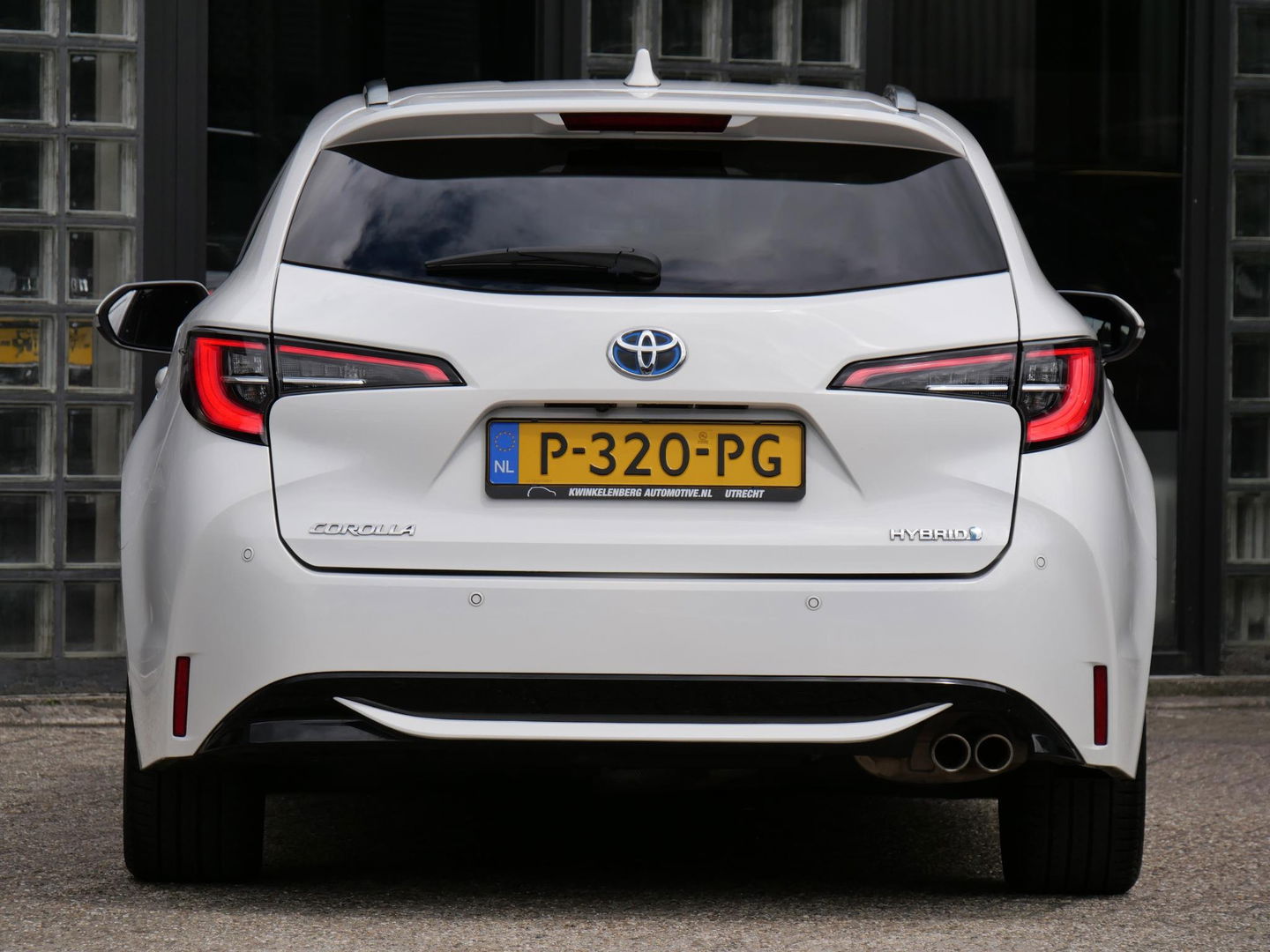 Toyota Corolla Touring Sports 2.0 HYBRID BUSINESS PLUS/ PDC V+A/ KEYLESS/ CARPLAY
