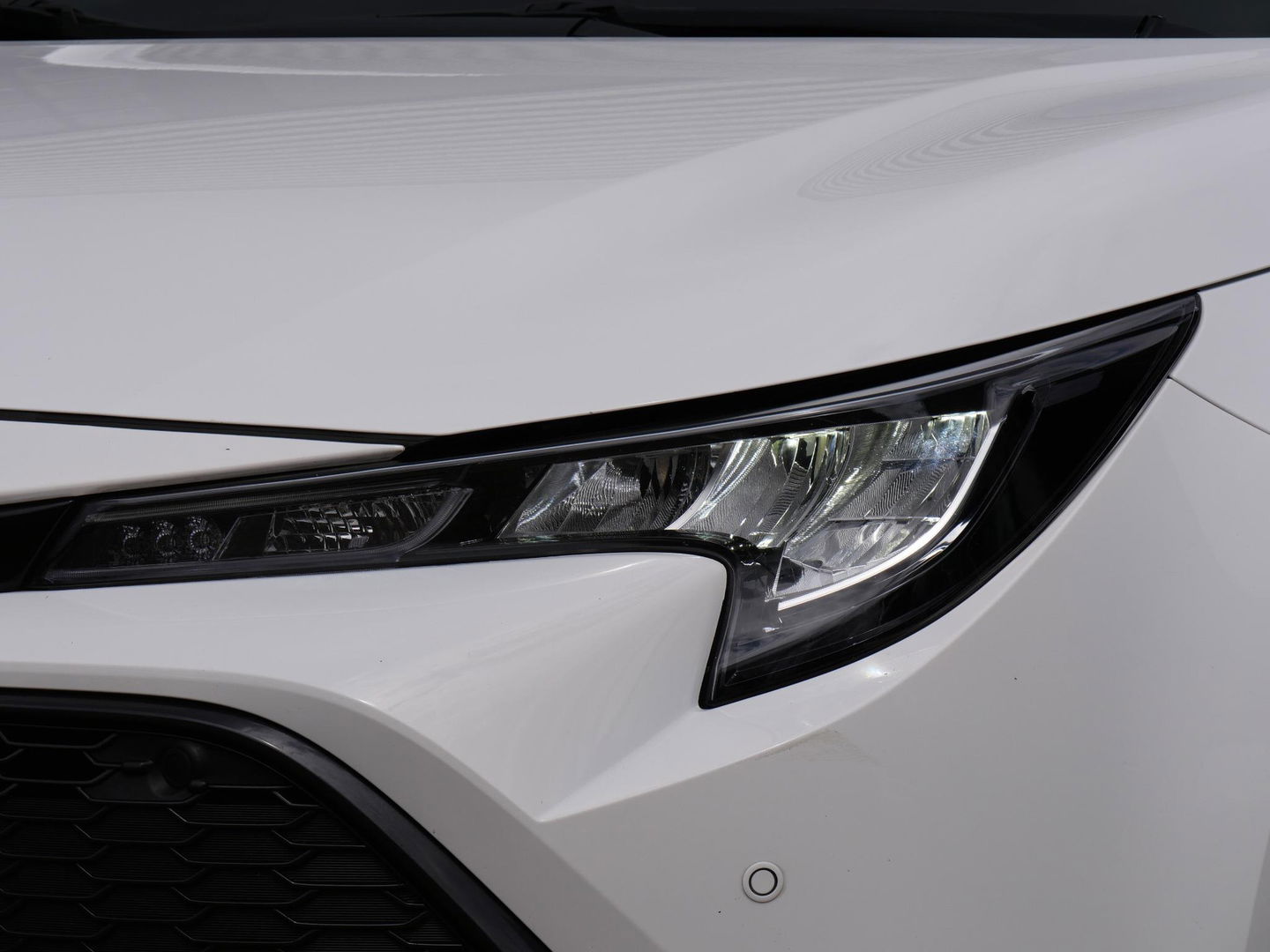 Toyota Corolla Touring Sports 2.0 HYBRID BUSINESS PLUS/ PDC V+A/ KEYLESS/ CARPLAY
