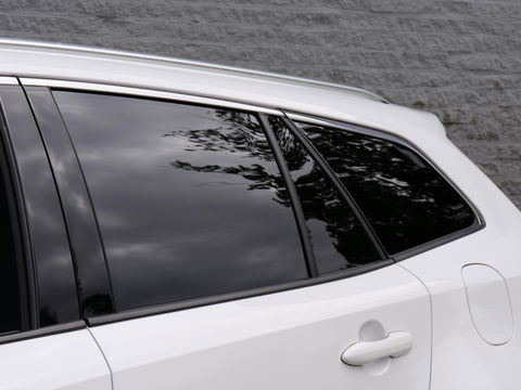 Toyota Corolla Touring Sports 2.0 HYBRID BUSINESS PLUS/ PDC V+A/ KEYLESS/ CARPLAY