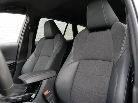 Toyota Corolla Touring Sports 2.0 HYBRID BUSINESS PLUS/ PDC V+A/ KEYLESS/ CARPLAY