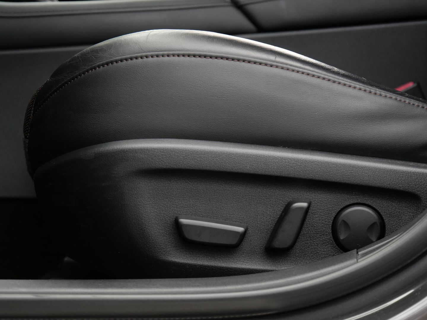 Mazda 3 2.0 180PK LUXURY/ BOSE/ LEER/ HEAD-UP/ KEYLESS