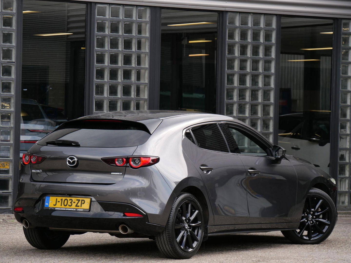Mazda 3 2.0 180PK LUXURY/ BOSE/ LEER/ HEAD-UP/ KEYLESS