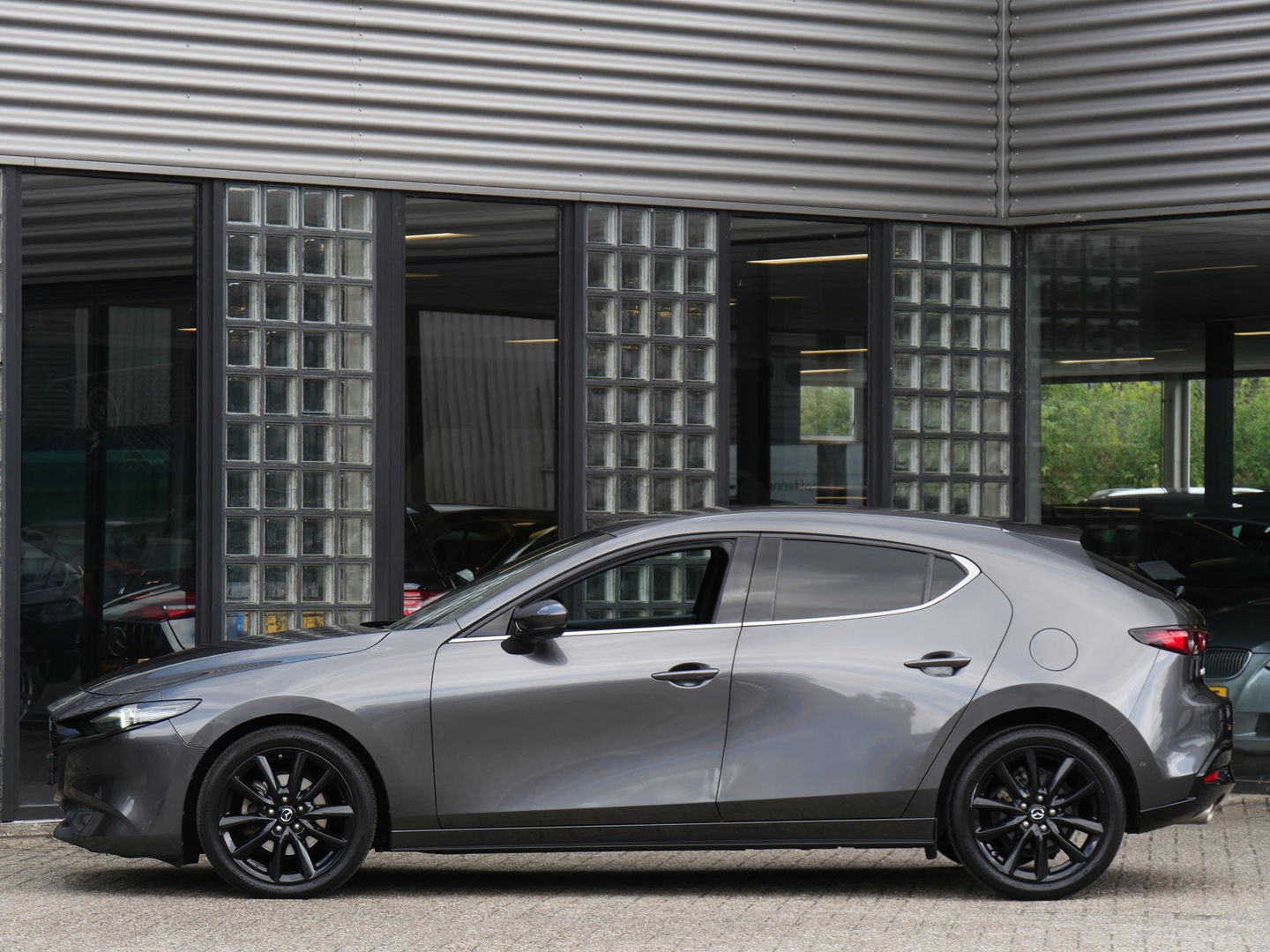 Mazda 3 2.0 180PK LUXURY/ BOSE/ LEER/ HEAD-UP/ KEYLESS