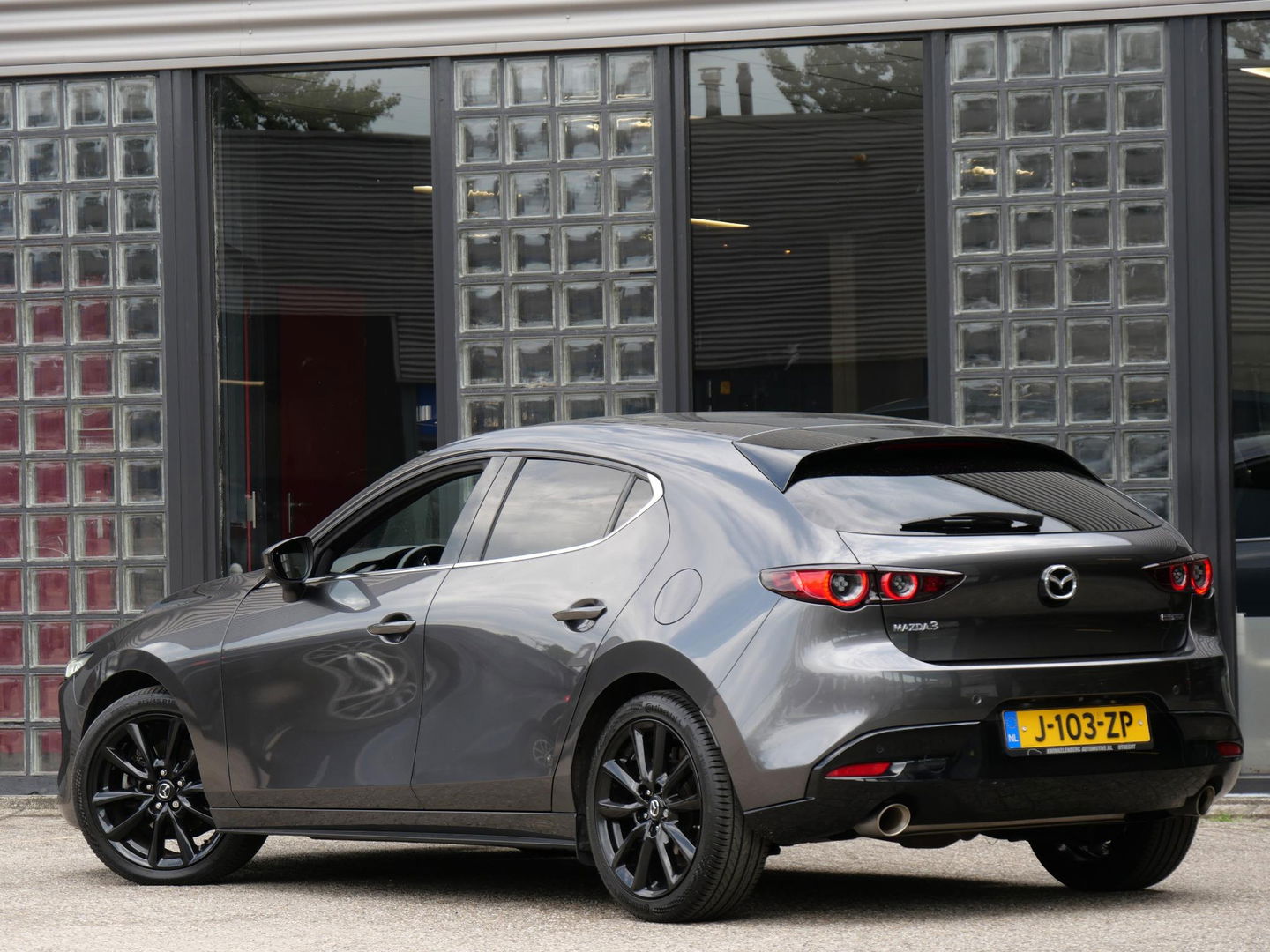 Mazda 3 2.0 180PK LUXURY/ BOSE/ LEER/ HEAD-UP/ KEYLESS