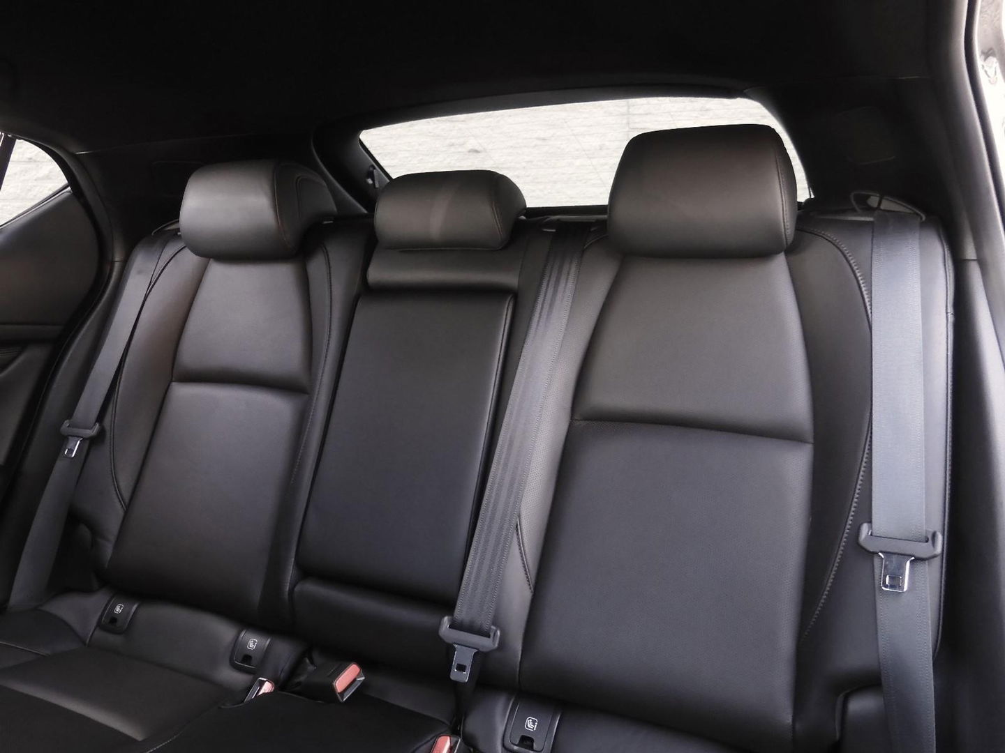 Mazda 3 2.0 180PK LUXURY/ BOSE/ LEER/ HEAD-UP/ KEYLESS