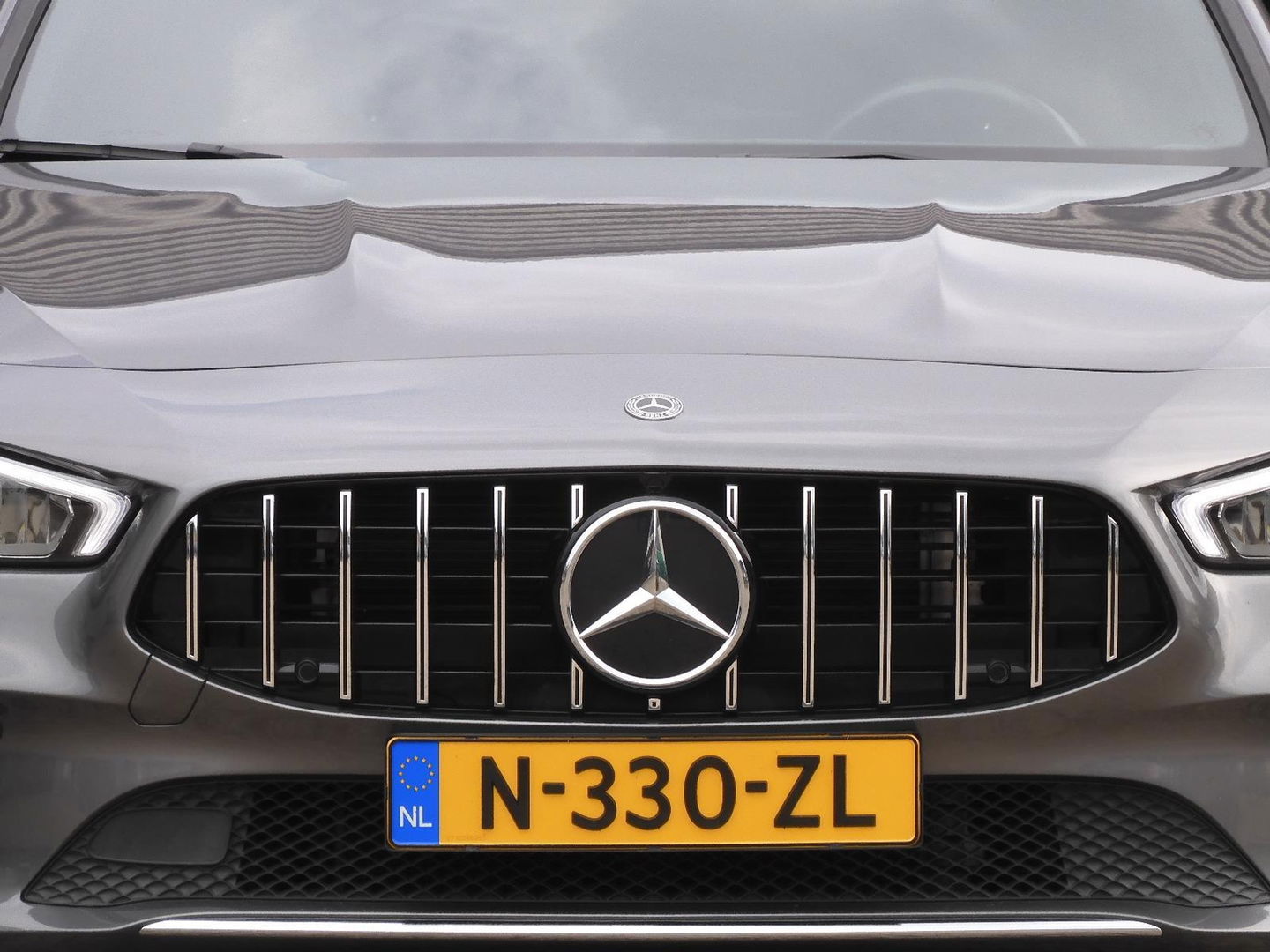 Mercedes-Benz CLA-Klasse 180/ PANAMERICANA GRILLE/ 18INCH VELGEN