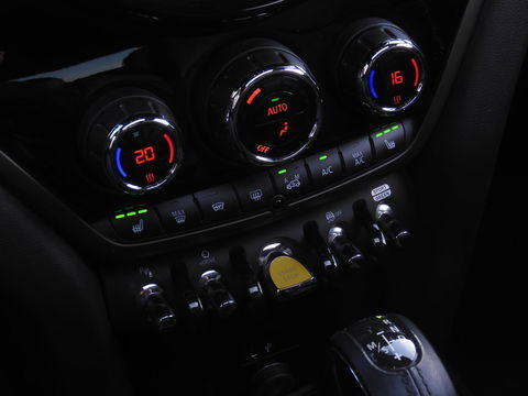 MINI Countryman COOPER S E ALL4/ PANORAMADAK/ LEER/ CAMERA/ ELEKT. KLEP/ SFEERVERLICHTING