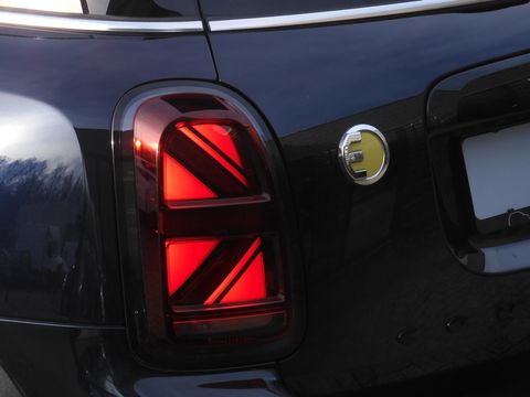 MINI Countryman COOPER S E ALL4/ PANORAMADAK/ LEER/ CAMERA/ ELEKT. KLEP/ SFEERVERLICHTING