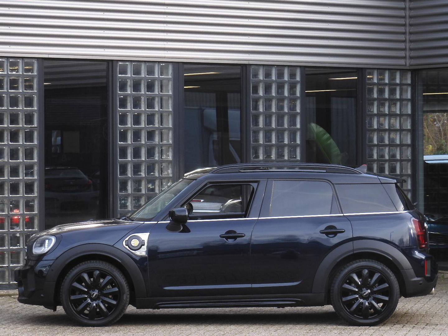 MINI Countryman COOPER S E ALL4/ PANORAMADAK/ LEER/ CAMERA/ ELEKT. KLEP/ SFEERVERLICHTING