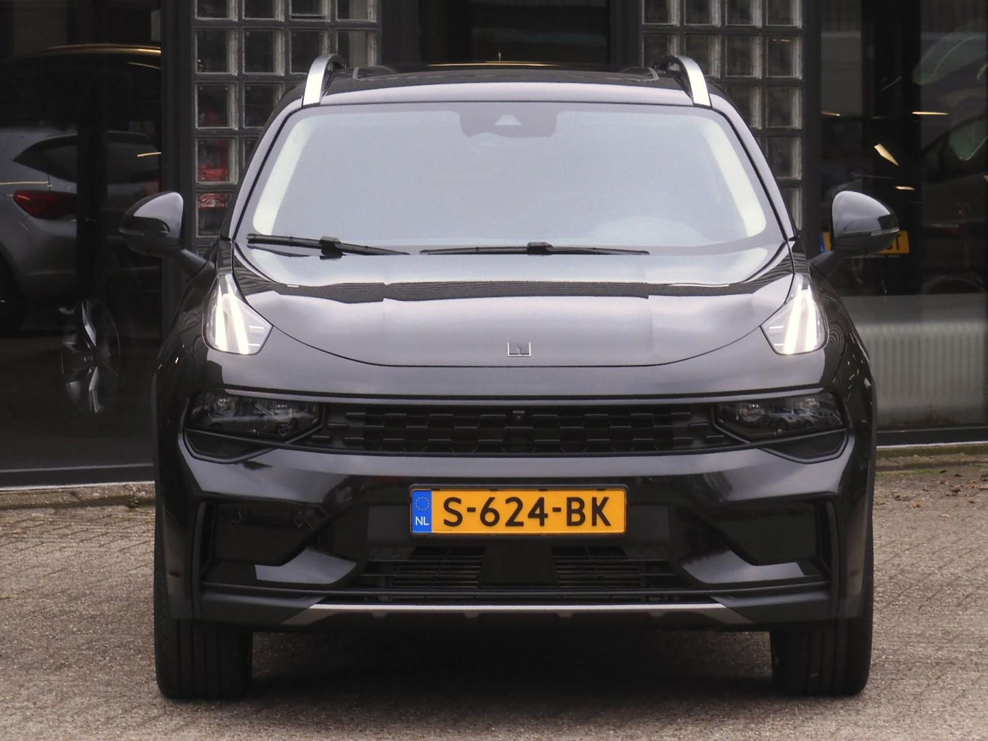 Lynk & Co 01 360°CAMERA/ ALL BLACK/ TREKHAAK / "ALL BLACK PACK"