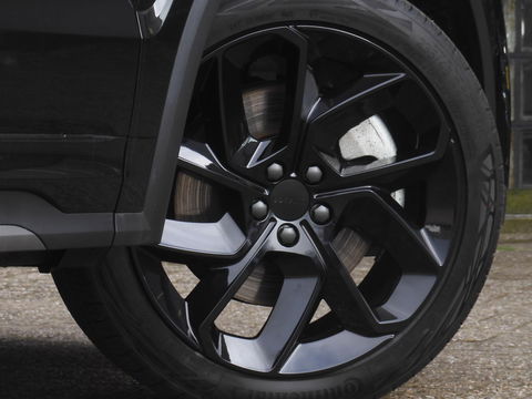 Lynk & Co 01 360°CAMERA/ ALL BLACK/ TREKHAAK / "ALL BLACK PACK"