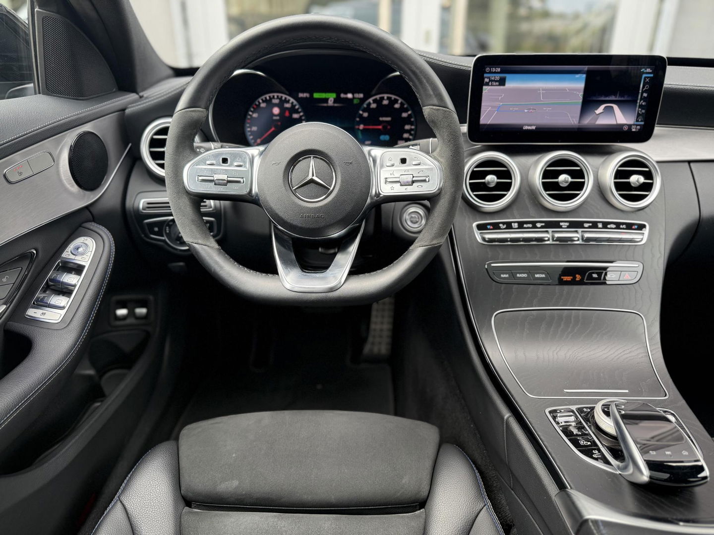 Mercedes-Benz C-Klasse 300 e Bus. Sol. AMG Limited SOH95%|Pano|360CAM|Sfeer|Multibeam Led|Sound system