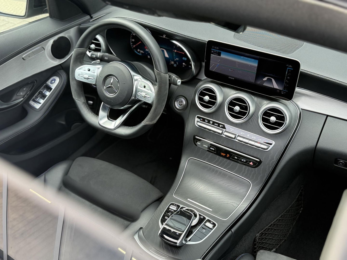 Mercedes-Benz C-Klasse 300 e Bus. Sol. AMG Limited SOH95%|Pano|360CAM|Sfeer|Multibeam Led|Sound system