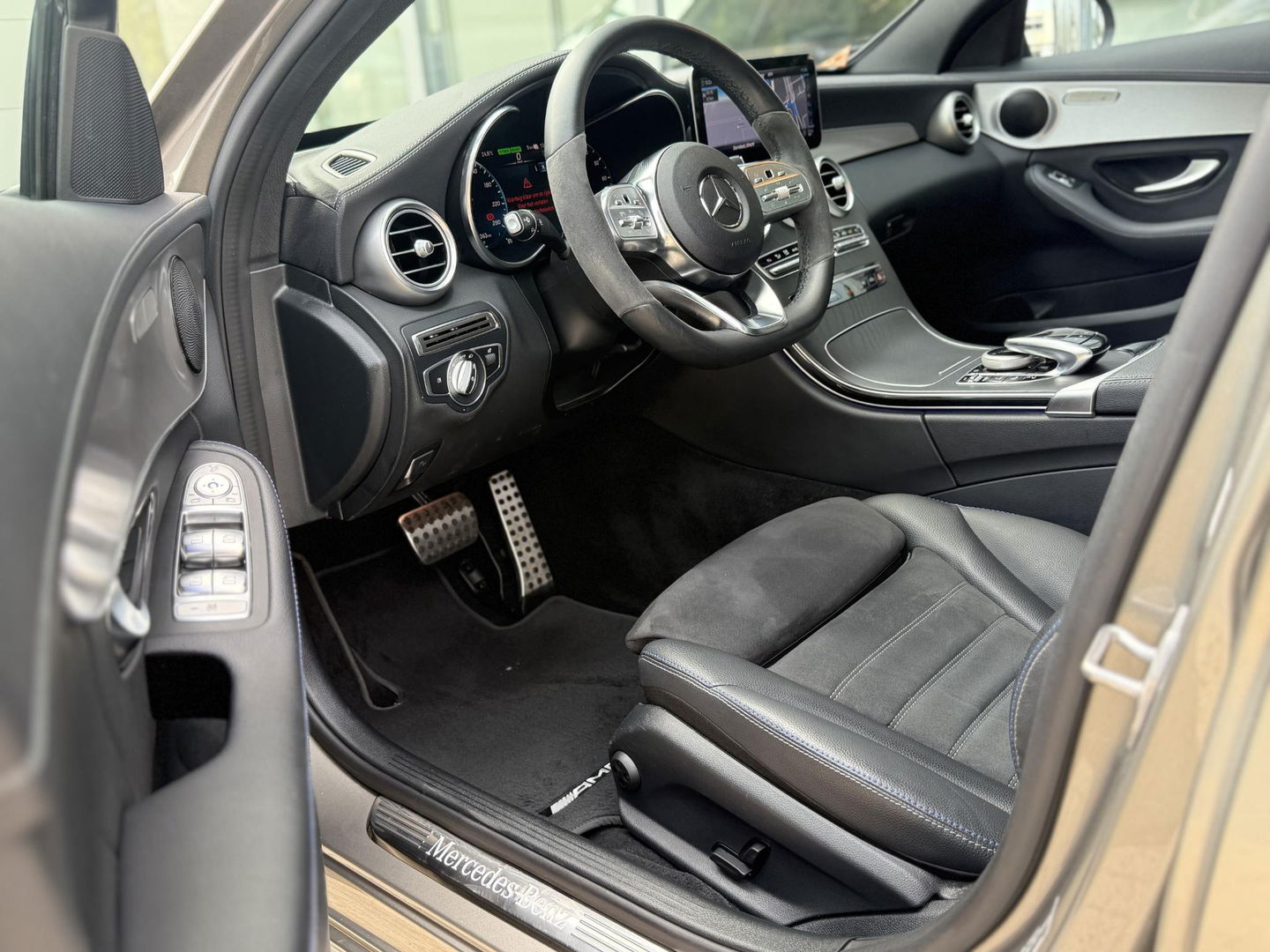 Mercedes-Benz C-Klasse 300 e Bus. Sol. AMG Limited SOH95%|Pano|360CAM|Sfeer|Multibeam Led|Sound system