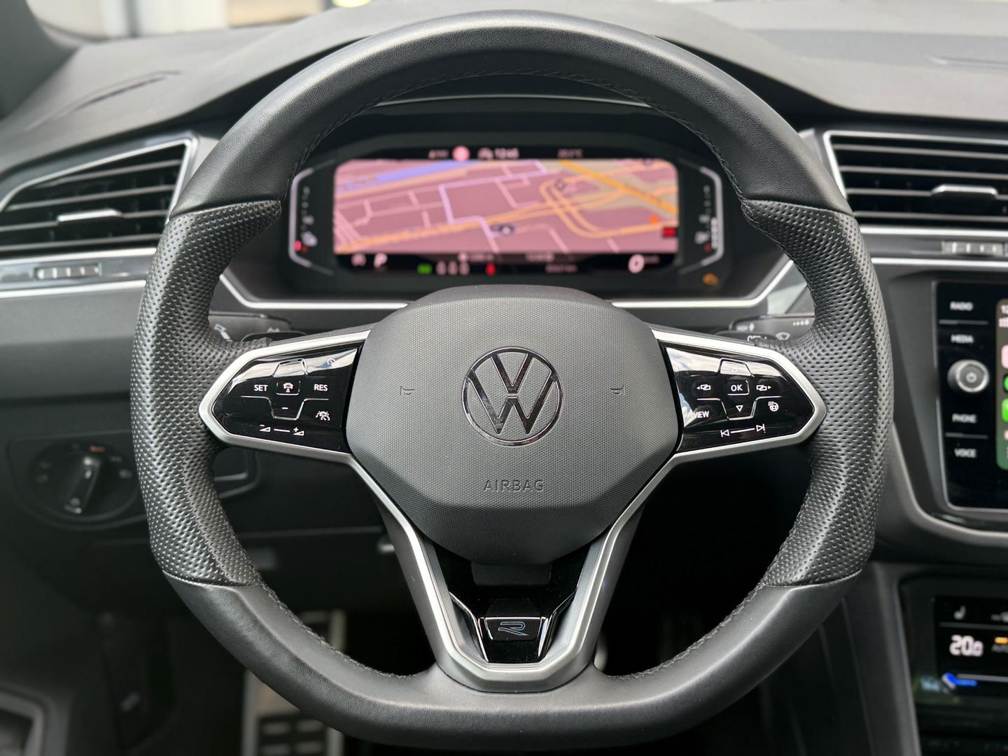 Volkswagen Tiguan 1.4 TSI eHybrid R-Line Business+ SOH94%|Pano|Leder|Memory|360Cam|Trekhaak