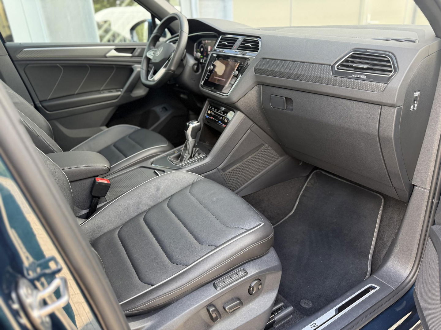 Volkswagen Tiguan 1.4 TSI eHybrid R-Line Business+ SOH94%|Pano|Leder|Memory|360Cam|Trekhaak