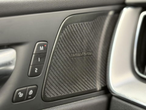 Volvo XC60 2.0 T6 340PK Plug-in hybrid AWD R-Design Facelift|Pano|H&K|Trekhaak|AutoPilot|20"