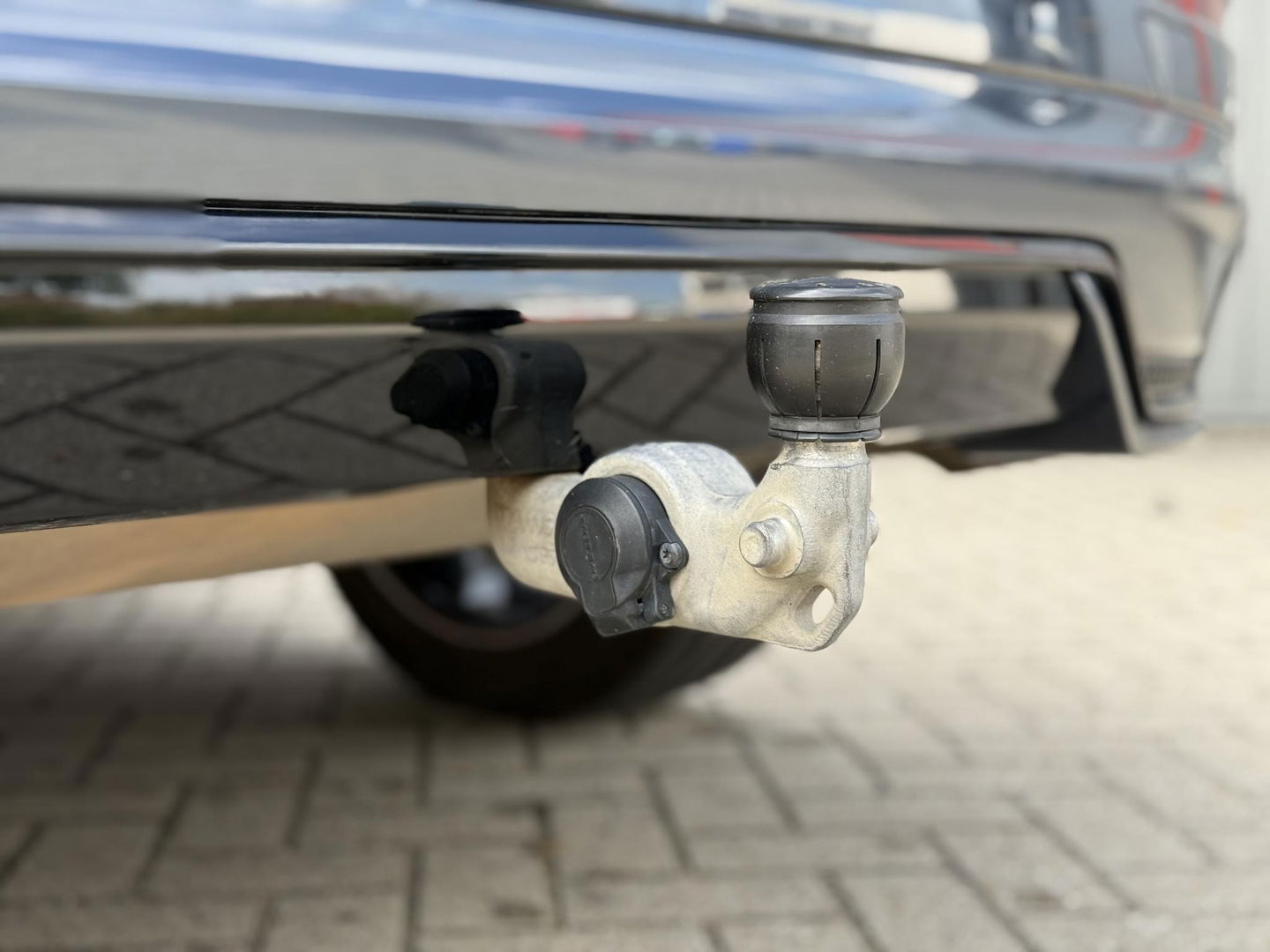 Volvo XC60 2.0 T6 340PK Plug-in hybrid AWD R-Design Facelift|Pano|H&K|Trekhaak|AutoPilot|20"
