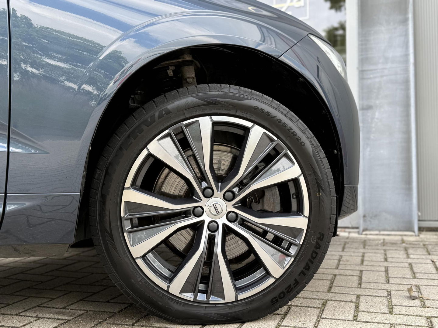 Volvo XC60 2.0 T6 340PK Plug-in hybrid AWD R-Design Facelift|Pano|H&K|Trekhaak|AutoPilot|20"