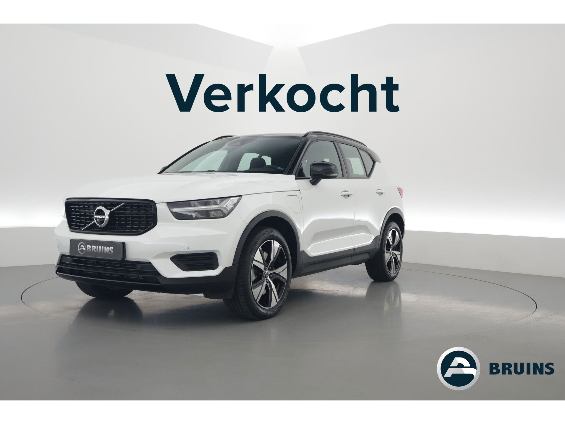 Volvo XC40 1.5 T5 Recharge R-Design | 360 camera | Stoel + stuurverwarming | Apple Carplay |