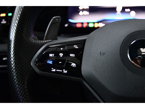 Volkswagen Golf 2.0 TSI R 4Motion, Panoramadak, Headup, Sfeerverlichting