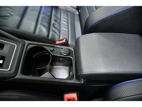Volkswagen Golf 2.0 TSI R 4Motion, Panoramadak, Headup, Sfeerverlichting